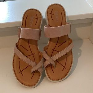 Born Bay sandal flip flops.